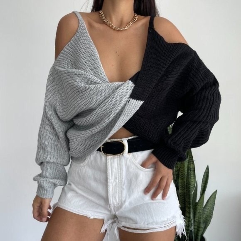 NEW PLUS SIZE Almost Famous 2 Tone Sweater - Picture 6 of 6